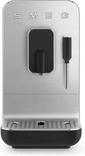 Smeg Macchina da Caffè Espresso Automatica con Macinacaffè e Schiumatore, Serbatoio 1,4L, 1350W, Nero Compatibile